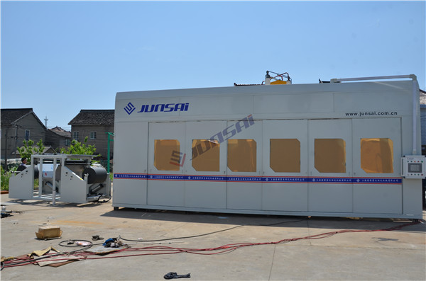 想看吸塑裁切一體機(jī)？來駿精賽雅式展！