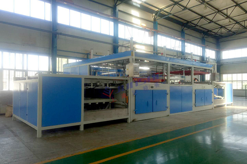 雙頭自動<a href=http://ekeke.cn/ target=_blank class=infotextkey>吸塑機</a>.jpg