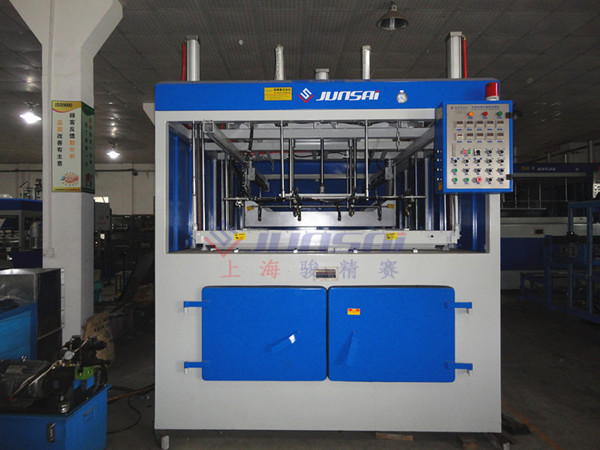 單頭厚片<a href=http://ekeke.cn/ target=_blank class=infotextkey>吸塑機</a>1.jpg